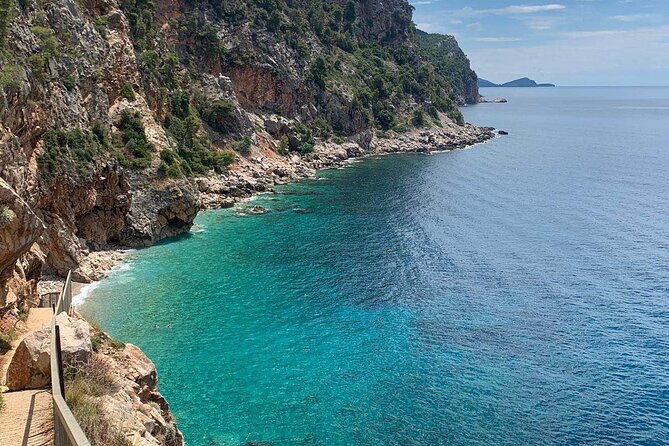 Picnic on Croatian Secret Beach - Why the three-person limit matters