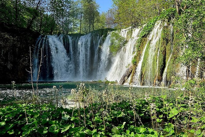 Plitvice Lakes Day Tour from Rijeka, Simple & Safe - The panoramic bus-train ride saves steps