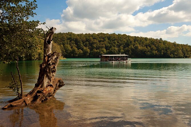 Plitvice Lakes Guided Tour - What the guides add to the day