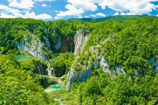 Plitvice Lakes Guided Tour from Zagreb - Walking the Upper Lakes first