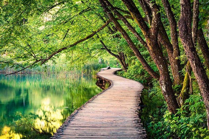 Plitvice Lakes National Park: Day Trip from Omiš - The optional Croatian-style lunch