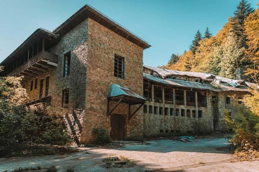 Plitvice Lakes National Park - Inspiration Buggy Tour - Tito’s Villa Izvor, or Object 99