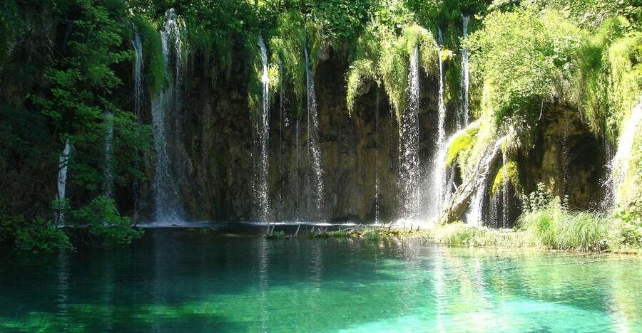 Plitvice Lakes National Park: Private Tour from Zadar - Walking the Upper Lakes on wooden paths