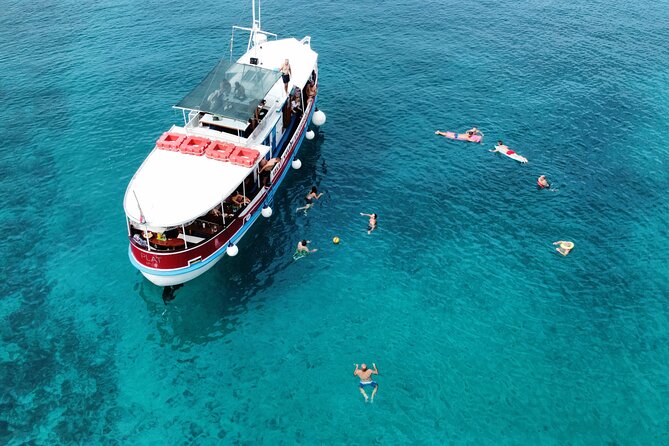 Podstrana and Jesenice, Boat trip to Brač and Šolta with lunch - The first swim stop uses ladders and open water