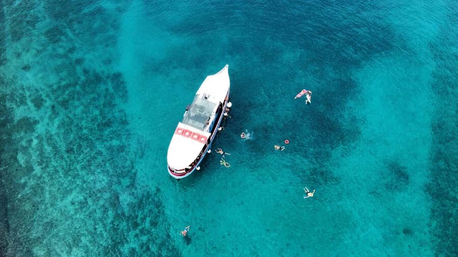 Podstrana: Full-Day Boat Trip to Brač and Shipwreck Kontesa - Free time in Sutivan on Brač