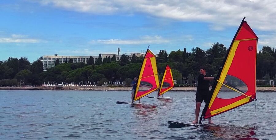 Poreč: 2-hour windsurfing lesson - Who will enjoy this Poreč lesson?
