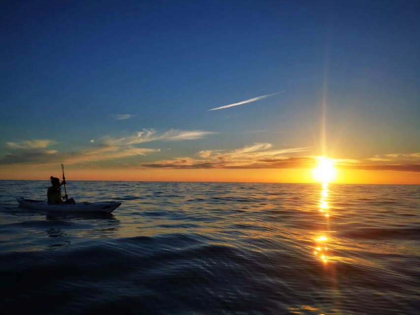 Poreč: Sea Kayaking Sunset Tour - Chasing the last light toward the horizon