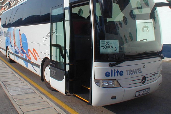 Private Arrival Transfer: Dubrovnik Airport to Dubrovnik, Orebić - A welcome with local commentary, when the driver is able to provide it