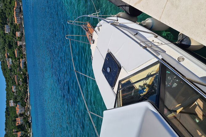 Private boat tour - caves, snorkeling, bays and beaches - Is $263.08 a Good Group Price?