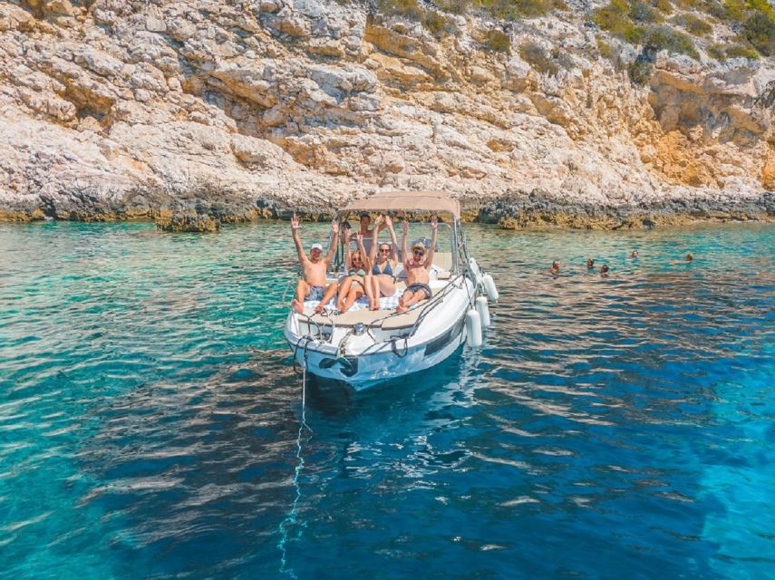 Private boat tour to Hvar & Red Rocks: from Trogir or Split - Hvar Town and Fortica, a short taste of the island’s star