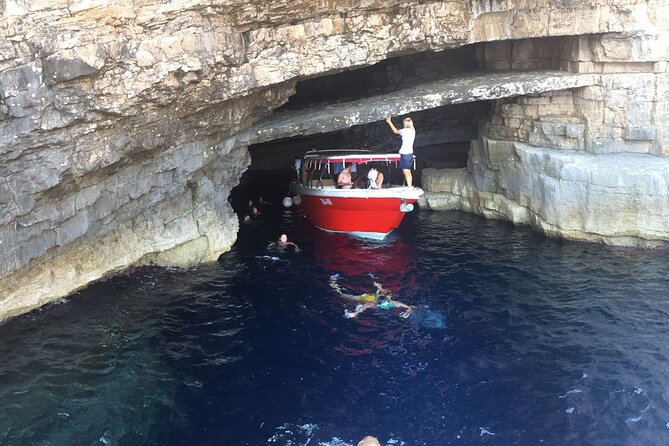 Private Custom Island Hopping Speedboat Tour from Hvar - What the skipper adds to the day