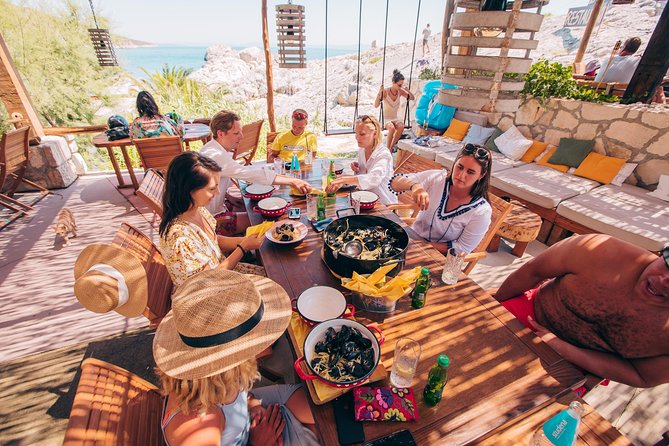 Private - Full day sailing from Hvar to Pakleni islands (up to 8 travellers) - What the private format is really worth