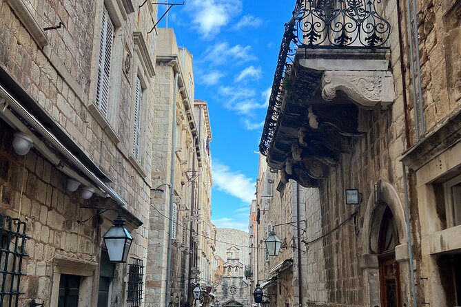 Private Game of Thrones and City Wall Tour - The city walls: the tour’s longest and most scenic section