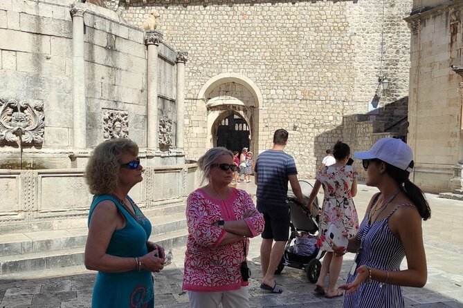 Private History Old Town and City Wall Tour in Dubrovnik - What the guides add to the experience