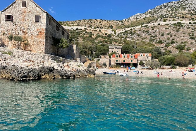 Private Luxury boat from Hvar, Brač and Split - The skippers are part of the value