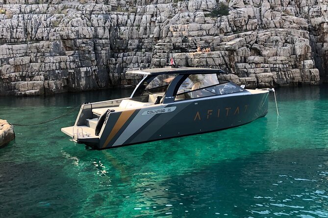 Private Luxury boat from Hvar, Brač and Split - Snacks and drinks keep the day simple