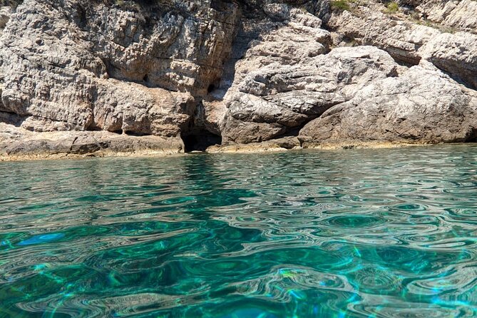 Private luxury speedboat tour-Islands, caves, beaches, snorkeling - Lokrum: a choice that changes the route