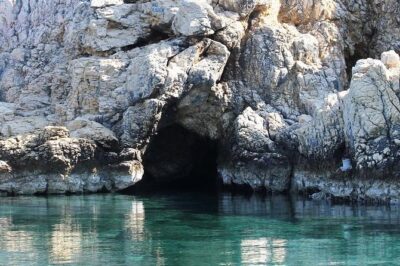 Private Plavnik Island Half-Day boat trip with capt. Bobo