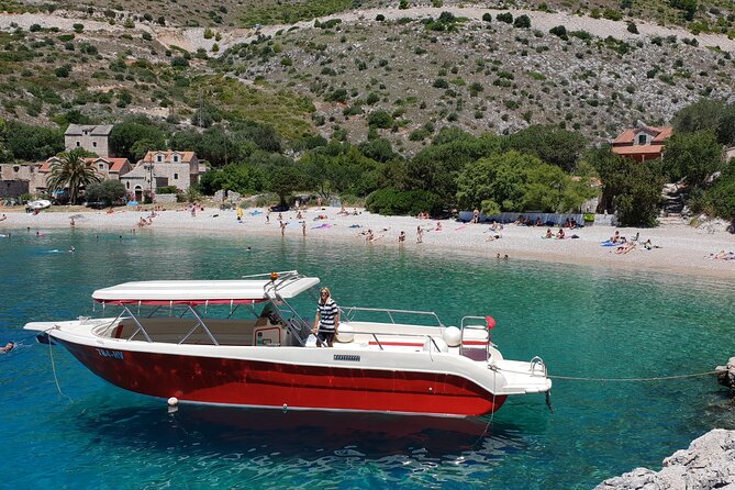 Private Red Rocks and Pakleni Islands beach hopping speedboat tour - Why this route works so well from Hvar