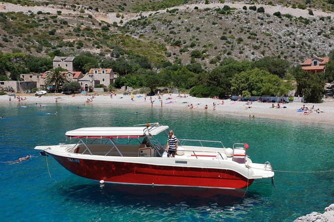 Private Red Rocks and Pakleni Islands beach hopping speedboat tour - What the private boat adds