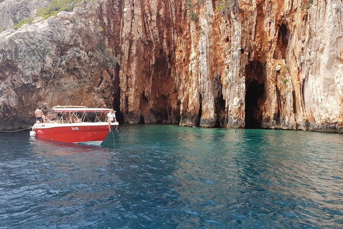 Private Red Rocks and Pakleni Islands beach hopping speedboat tour - Timing, comfort, and who will enjoy it