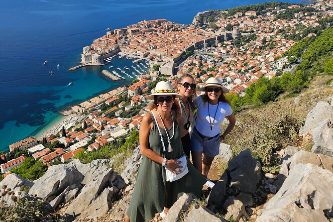 Private Sightseeing Tour in Dubrovnik with a Classic Old Car - The war memorial at Domovinski rat