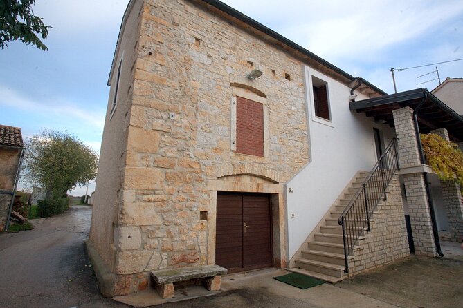 Private Sparkling Wine Tasting in Istria - Five wines, five different ways to read Istrian sparkling wine