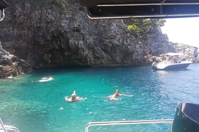 Private Speedboat Guided Tour: Explore the best of Dubrovnik Islands - Your skipper shapes the day