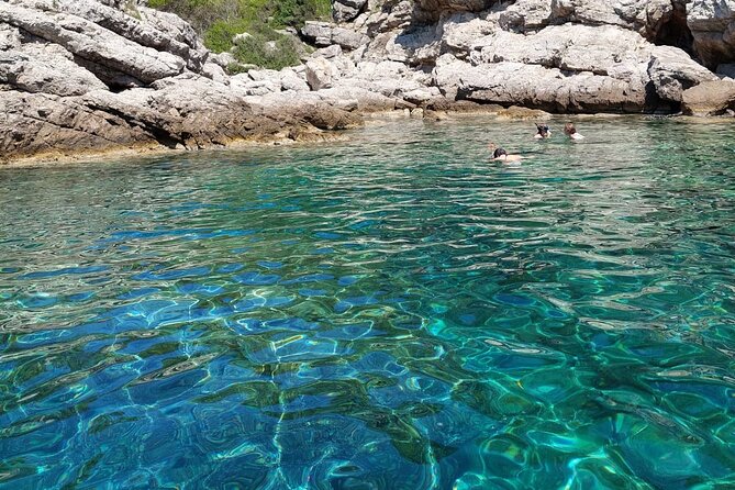 Private Speedboat Tour- Blue cave, sandy beaches and snorkelling - Optional Lokrum changes the entire route