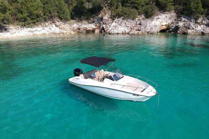 Private speedboat tour to the islands - Kolocep and the swim into Blue Cave