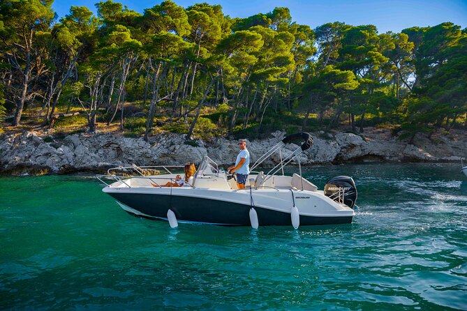 Private Tour: Wine & Sunset Experience at boat - Croatian wine on the water