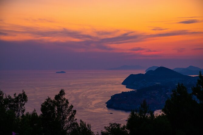 Private Tour: Wine & Sunset Experience at boat - The city walls from the water: one hour of photo time