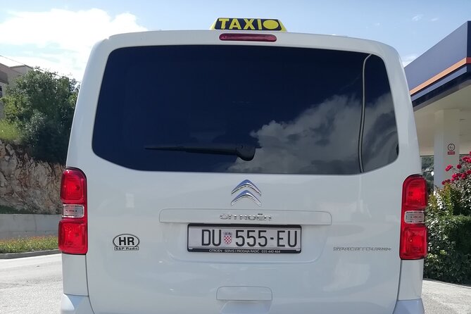 Private Transfer by 8 seats van from and to Dubrovnik Airport - A simple way to start or end Dubrovnik