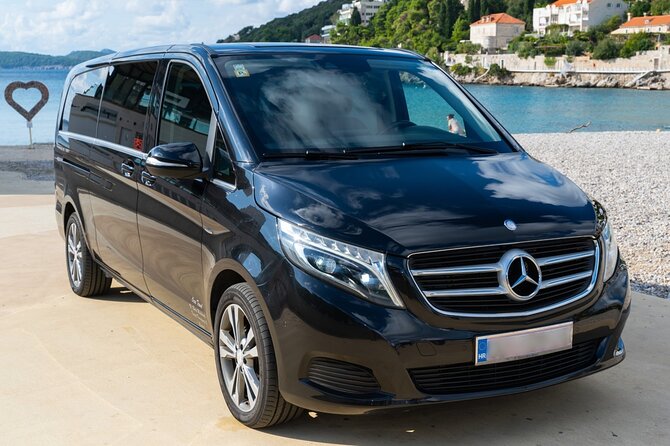 Private Transfer Dubrovnik Airport to Accommodation in Dubrovnik - Meeting your driver at the arrival gate