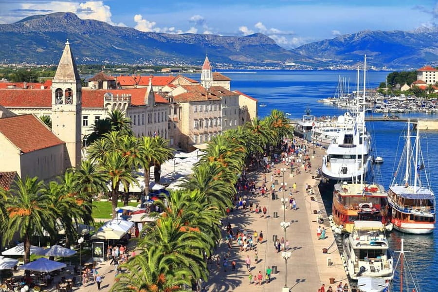 Private Trogir walking tour with LOCAL guide - A local guide changes the way Trogir feels