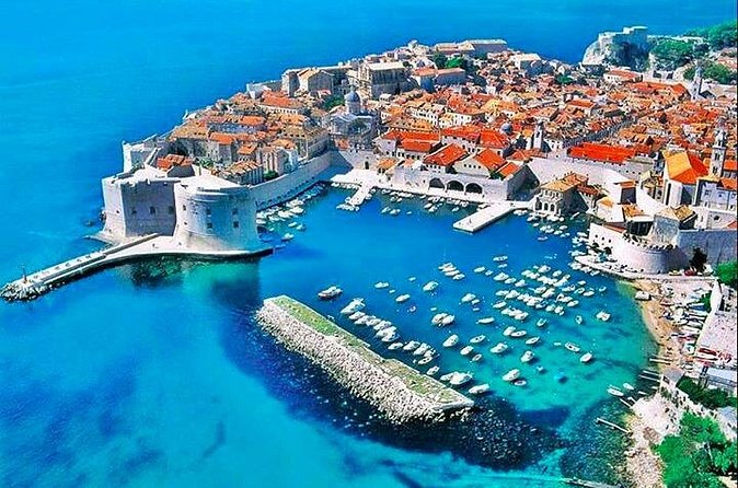 Private Walking Tour through the Old Town of Dubrovnik - What the guide adds to the experience