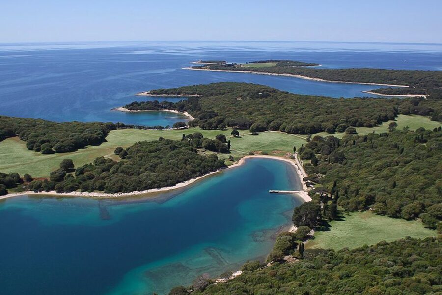 Pula: Dolphin Watching Sunset Cruise with Dinner & Drinks - Who should book this cruise?