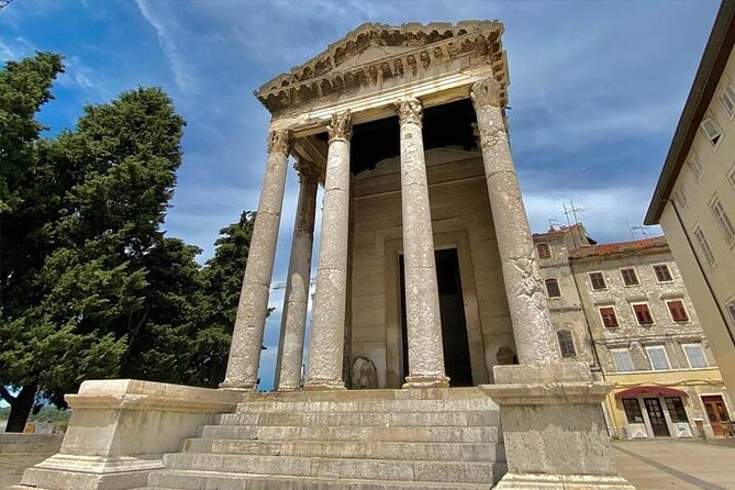Pula Food Walking Tour - Titov Park and the rhythm of modern Pula