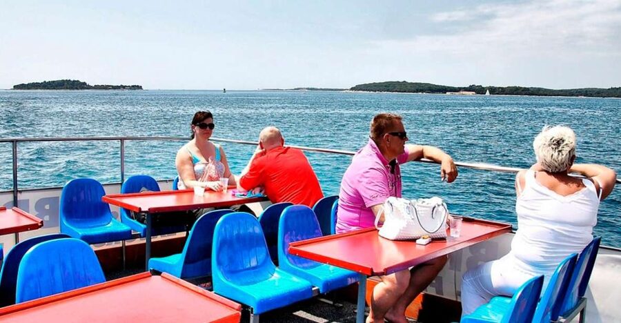 Pula: Harbor Cruise with unlimited Drinks - At a glance
