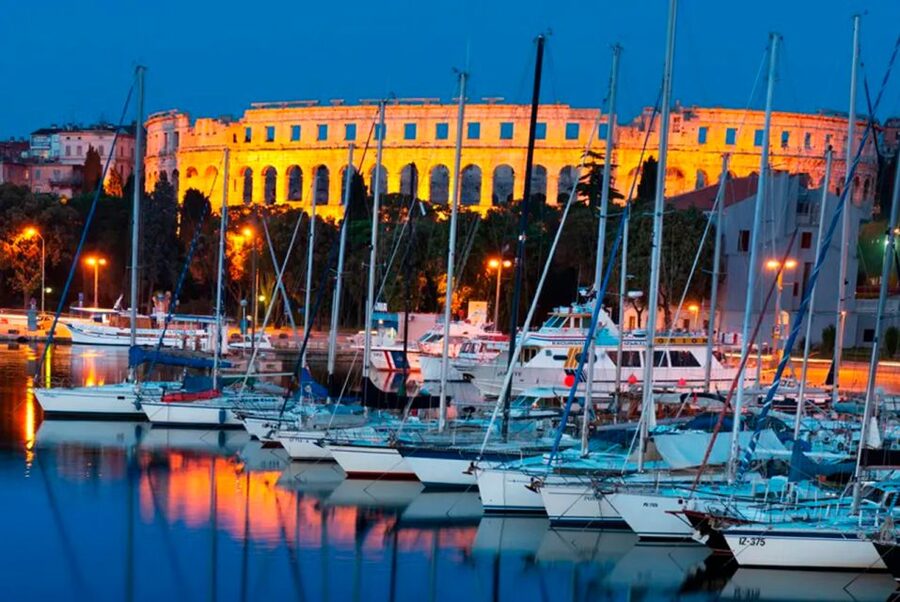 Pula: Harbor Cruise with unlimited Drinks - Comfort, seating, and timing