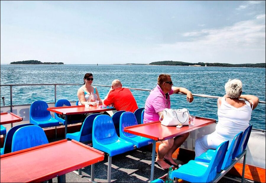 Pula: Harbor Cruise with unlimited Drinks - Why the Pula harbor view is worth your hour