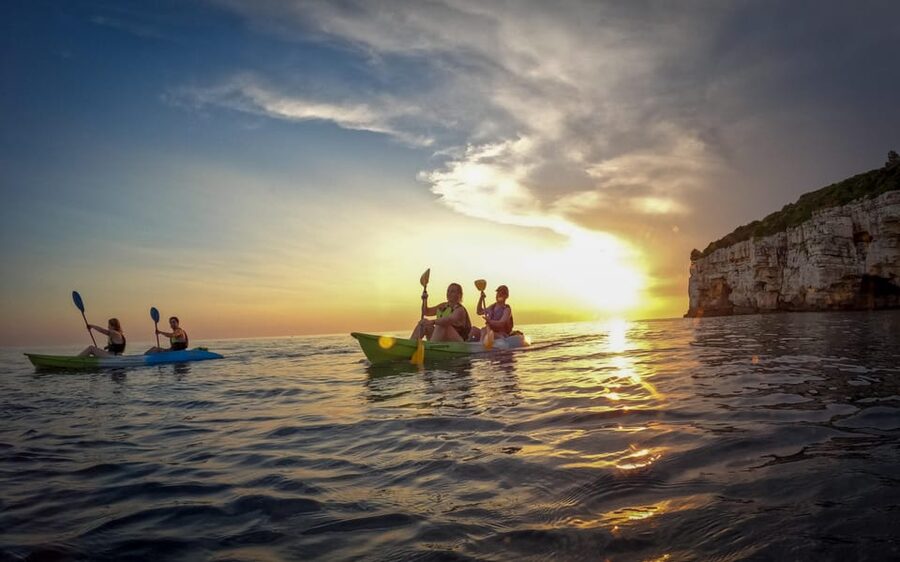 Pula: Kayaking,Snorkeling, Cliff jumping Tour with Wetsuit - The 25-minute safety briefing