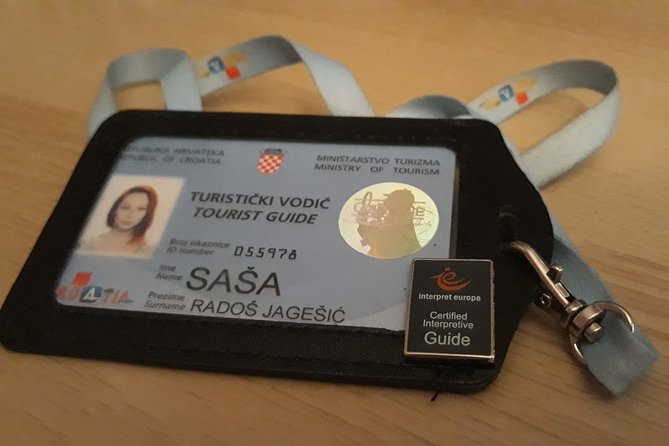 Pula Sightseeing Walking Tour - The Twin Gates and the changing city