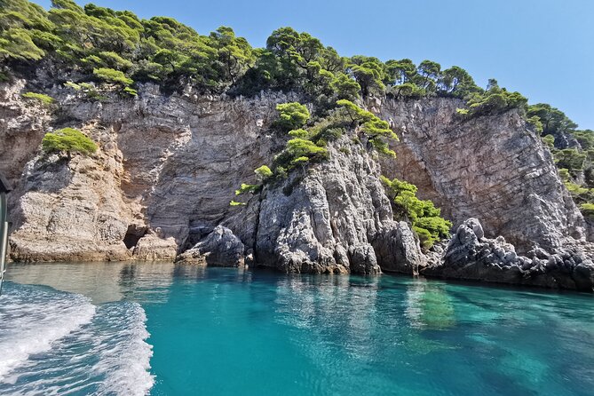 Rent a luxury speed boat for great fun on this Elaphiti Islands tour - Food, drinks, and what to bring