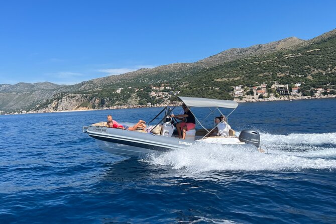 Rent a Rib - half day - without skipper - Who should book the skipper-free option