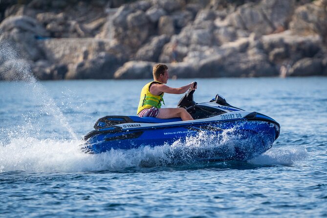 Rent a small boat without skipper - explore the islands and find hidden caves - Practical details before you reserve