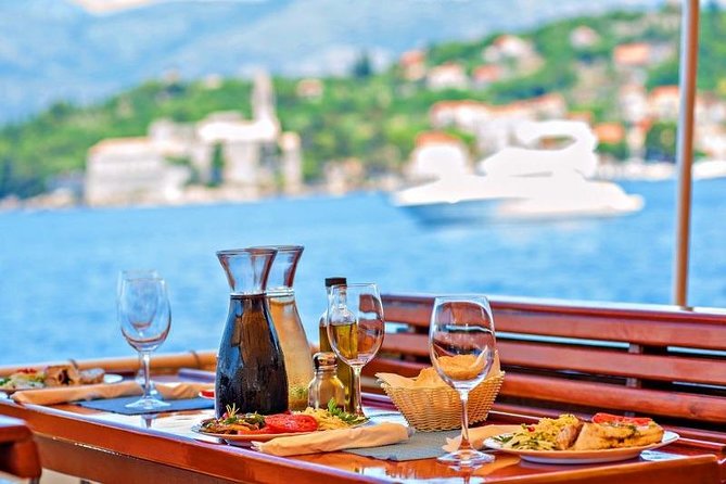 Rent a Traditional Wooden Boat (64 pax) - Who will enjoy this most?