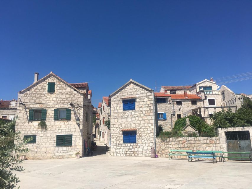 RIVIERA TOUR FROM ŠIBENIK, ZLARIN, PRVIĆ AND TIJAT - Prvić’s two villages and included lunch