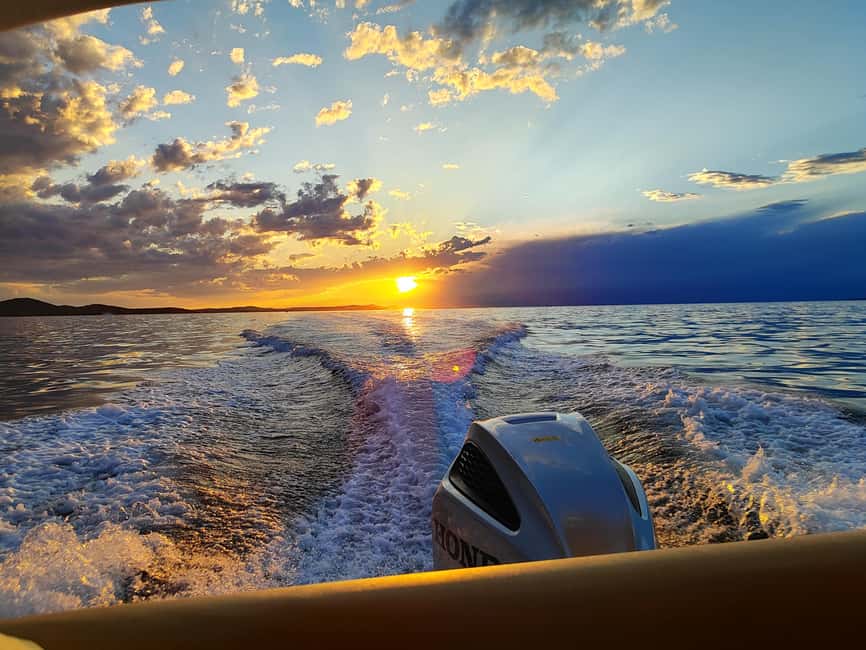 Romantic Sunset Cruise from Zadar by Speedboat - Leaving Zadar harbor as the sun drops