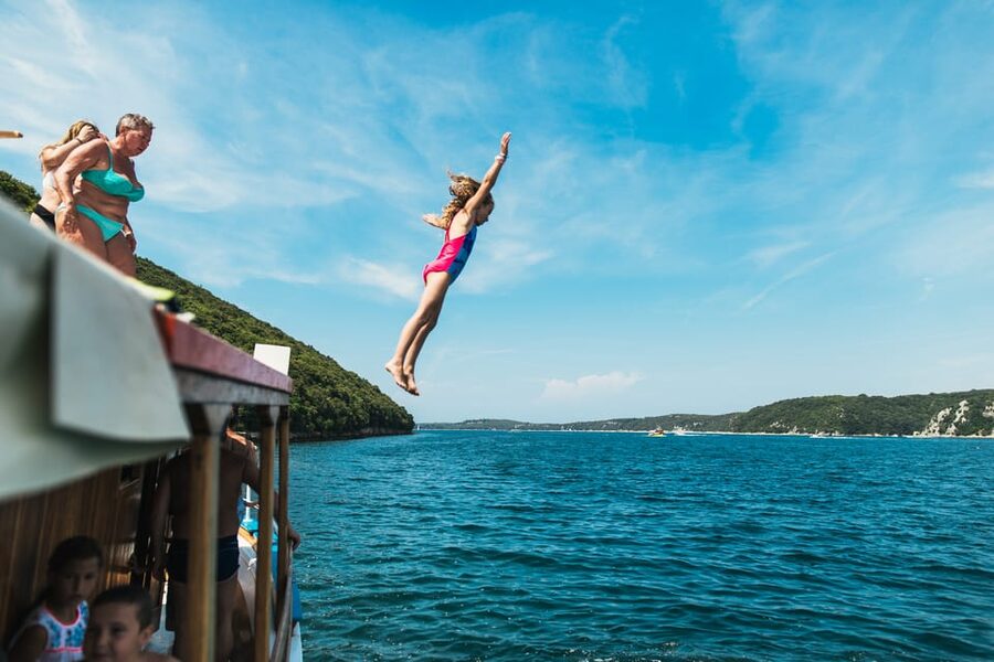 Rovinj half-day cruise: swim stops, drinks & brunch included - Why this four-hour cruise works so well